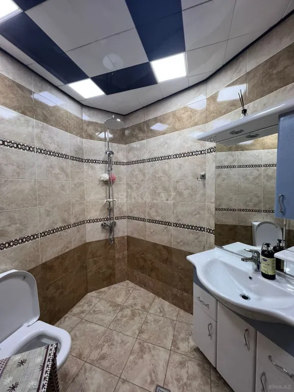 Kirayə verilir 3 otaqlı mənzil 150 m²