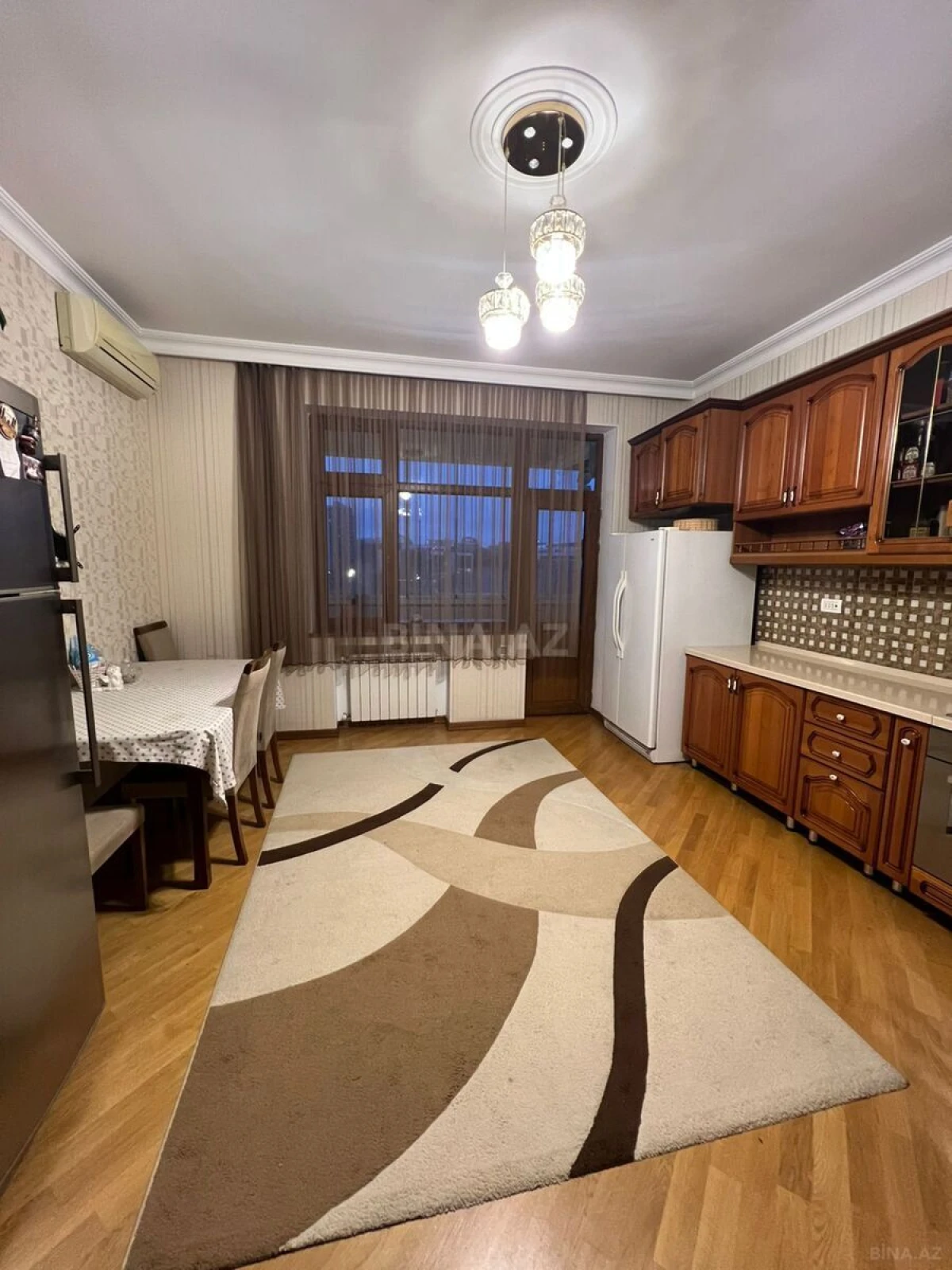 Kirayə verilir 3 otaqlı mənzil 150 m²