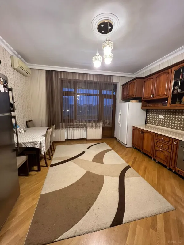Kirayə verilir 3 otaqlı mənzil 150 m²