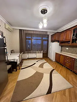Kirayə verilir 3 otaqlı mənzil 150 m²