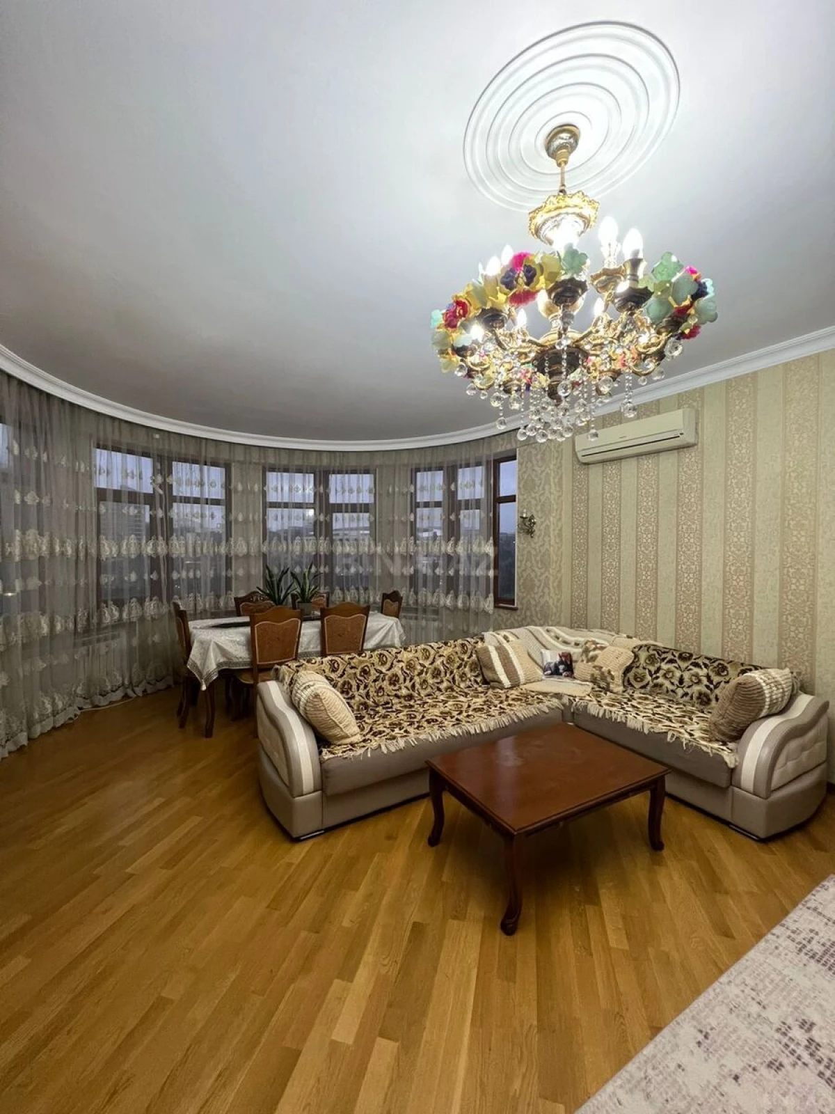 Kirayə verilir 3 otaqlı mənzil 150 m²