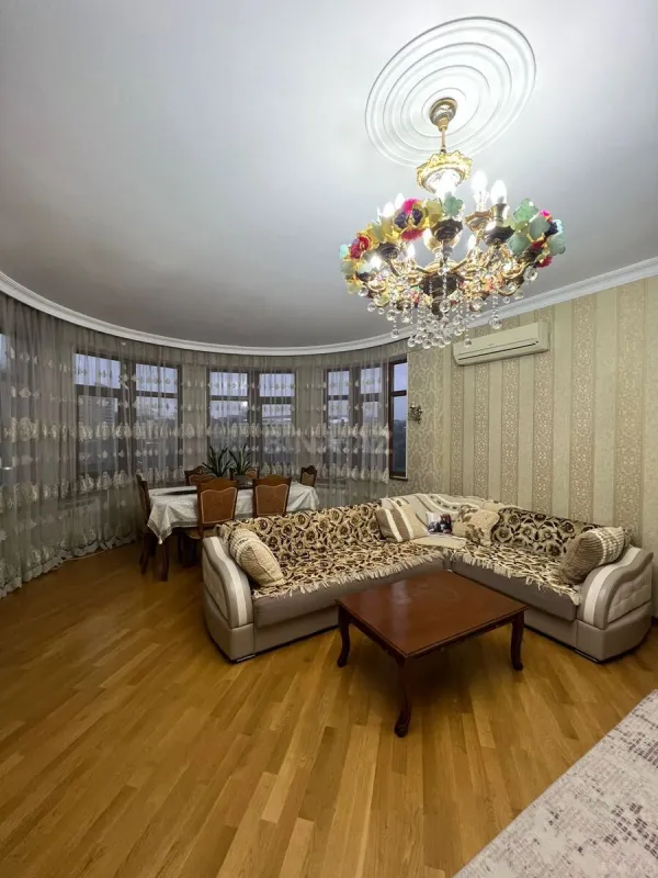 Kirayə verilir 3 otaqlı mənzil 150 m²