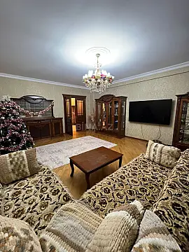 Kirayə verilir 3 otaqlı mənzil 150 m²