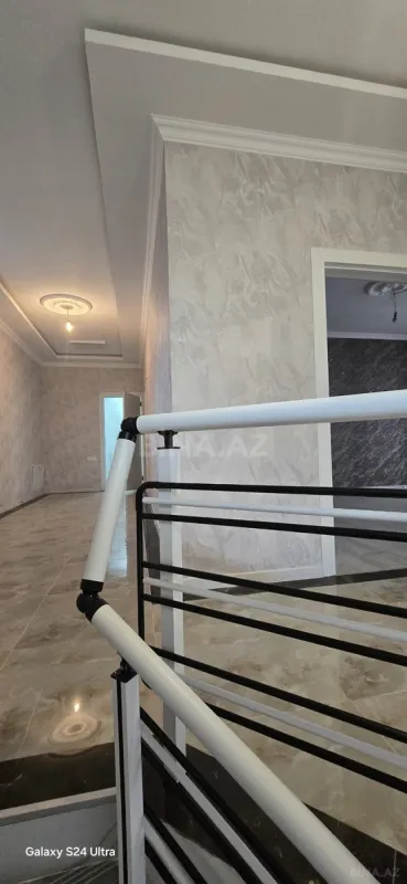 Satılır 4 otaqlı həyət evi 180 m²