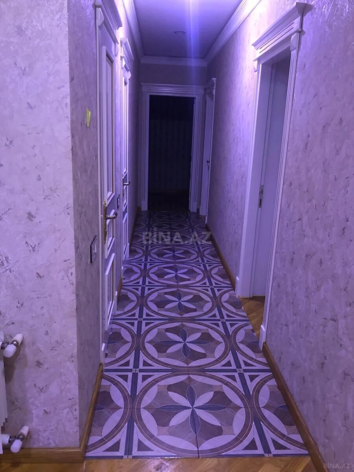 Kirayə verilir 3 otaqlı mənzil 136 m²