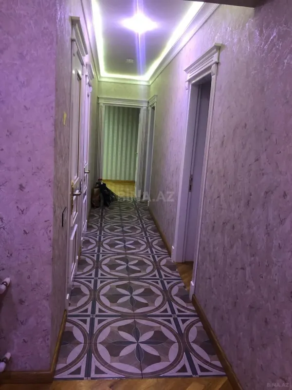 Kirayə verilir 3 otaqlı mənzil 136 m²