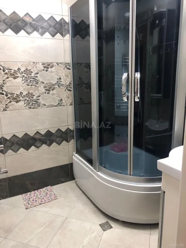 Kirayə verilir 3 otaqlı mənzil 136 m²