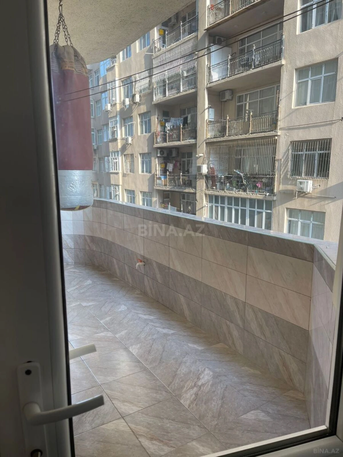 Kirayə verilir 3 otaqlı mənzil 136 m²