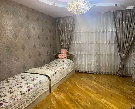 Kirayə verilir 3 otaqlı mənzil 136 m²