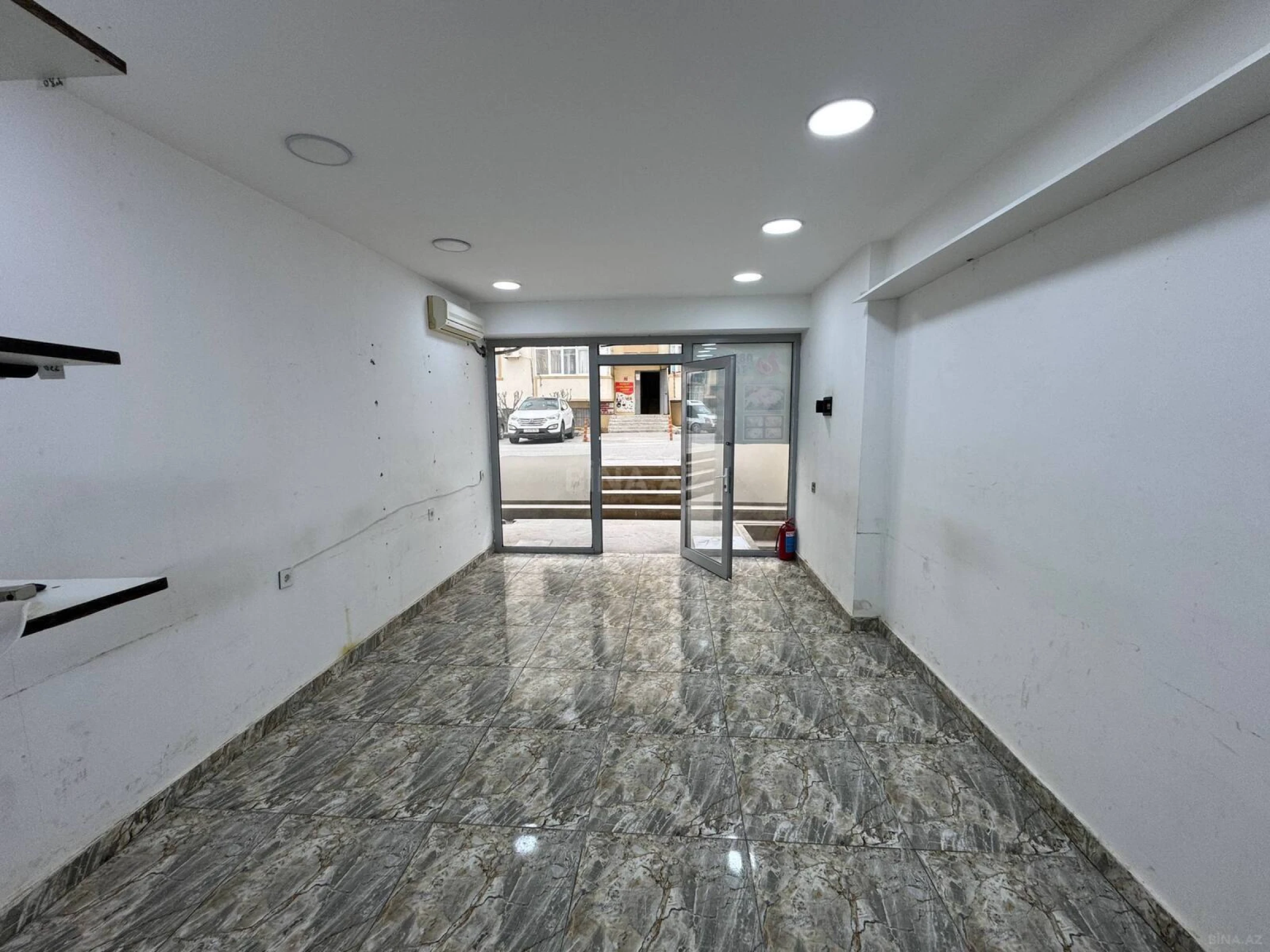 Satılır obyekt 27 m²
