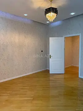 Satılır 3 otaqlı mənzil 121.8 m²