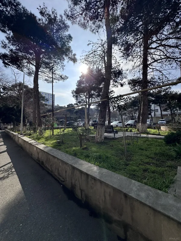 Satılır 4 otaqlı mənzil 110 m²