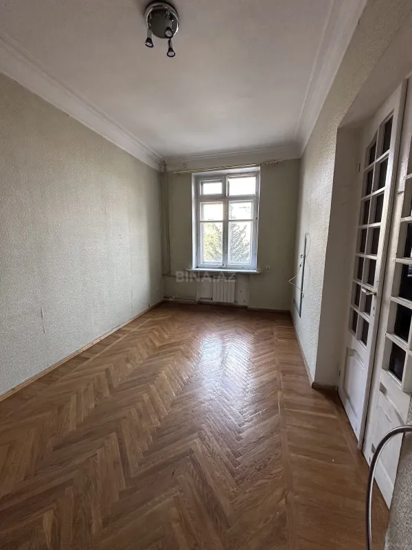 Satılır 4 otaqlı mənzil 110 m²