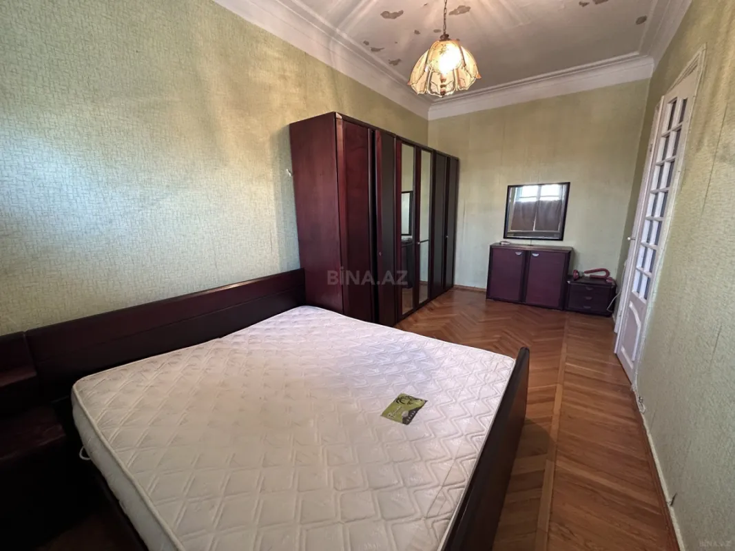 Satılır 4 otaqlı mənzil 110 m²