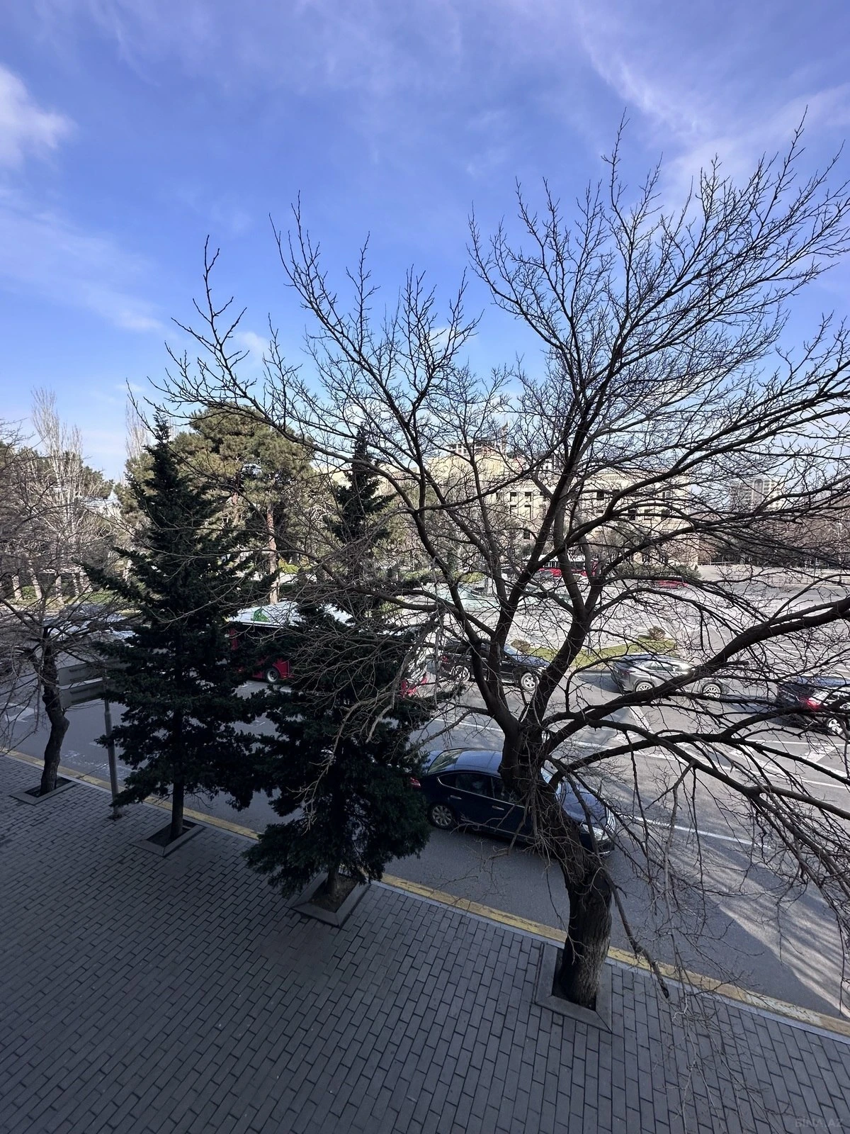 Satılır 4 otaqlı mənzil 110 m²