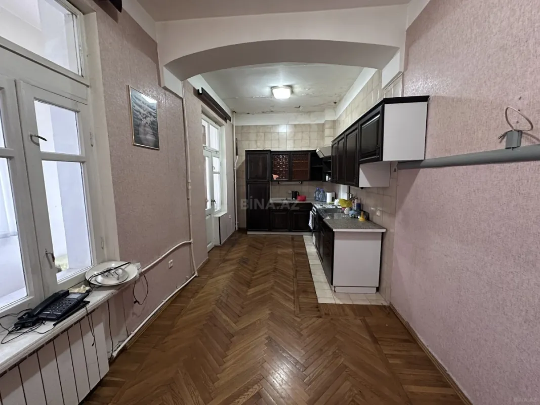Satılır 4 otaqlı mənzil 110 m²