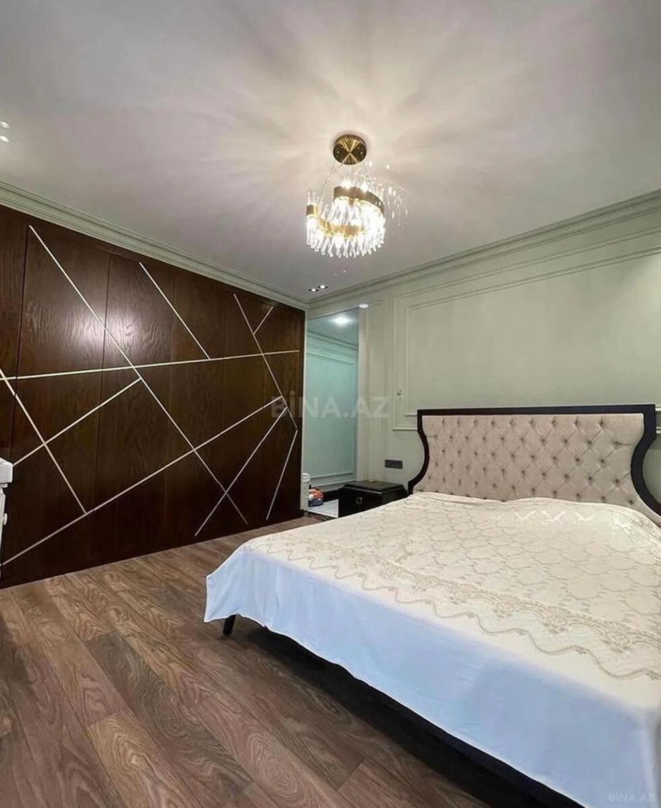 Kirayə verilir 4 otaqlı mənzil 220 m²