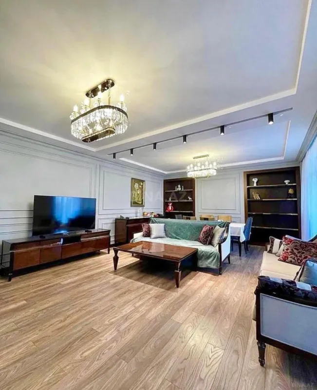 Kirayə verilir 4 otaqlı mənzil 220 m²