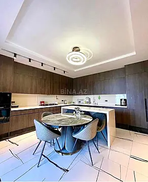Kirayə verilir 4 otaqlı mənzil 220 m²