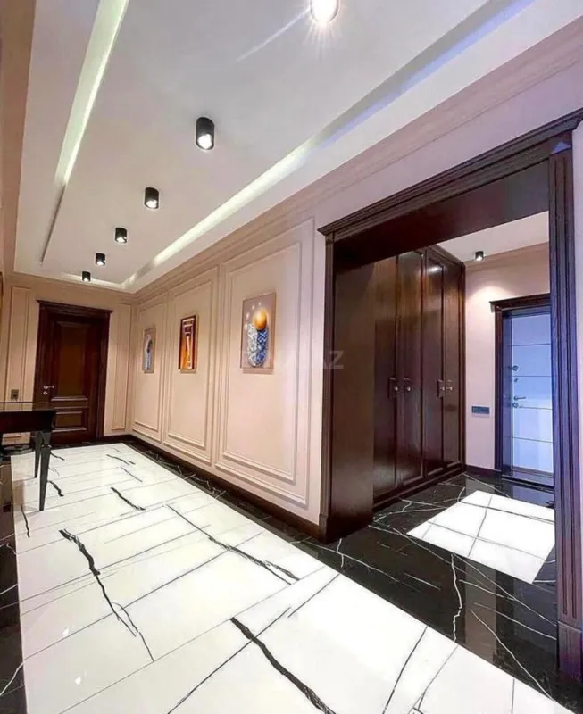 Kirayə verilir 4 otaqlı mənzil 220 m²