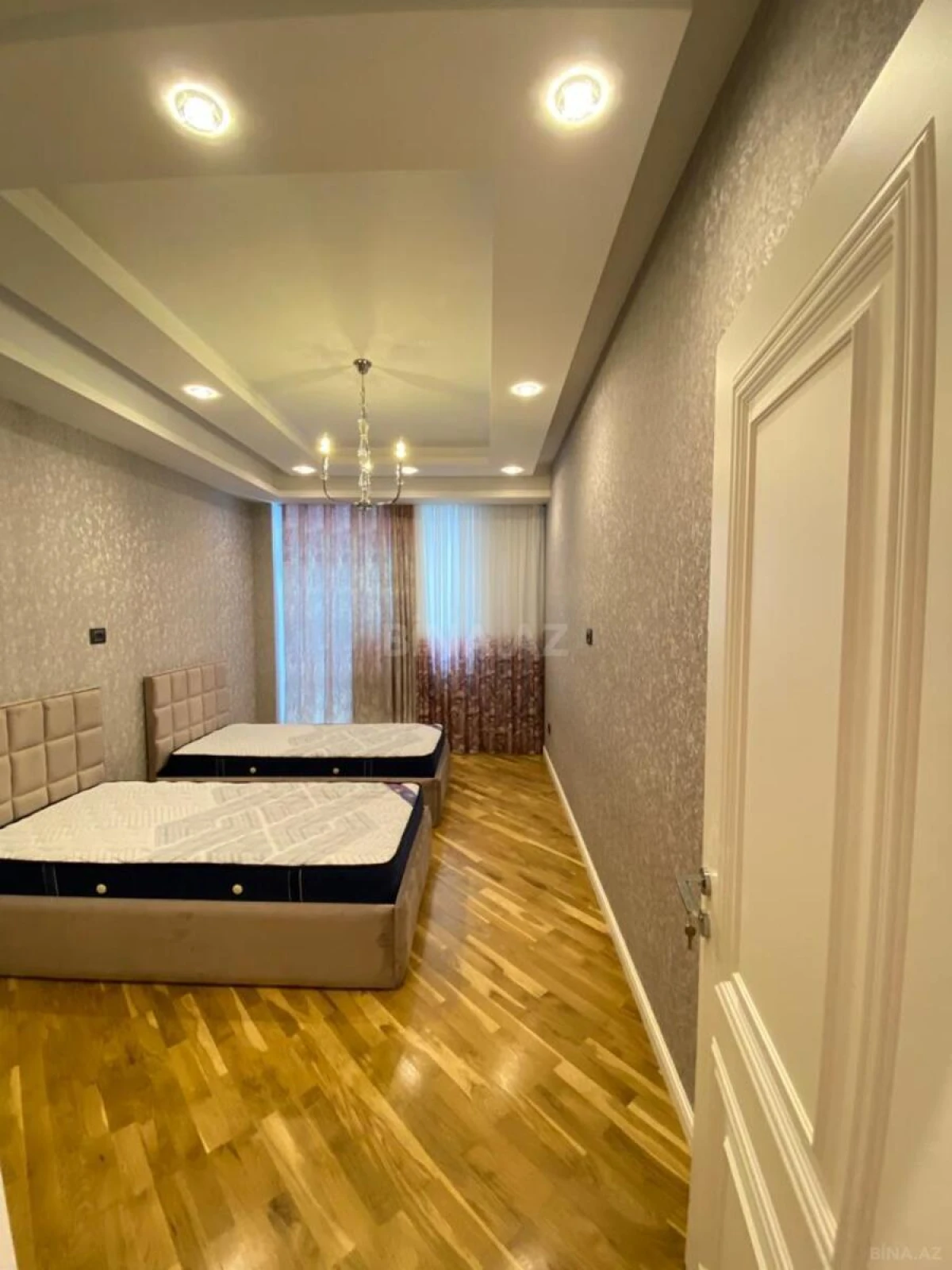 Kirayə verilir 4 otaqlı mənzil 175 m²