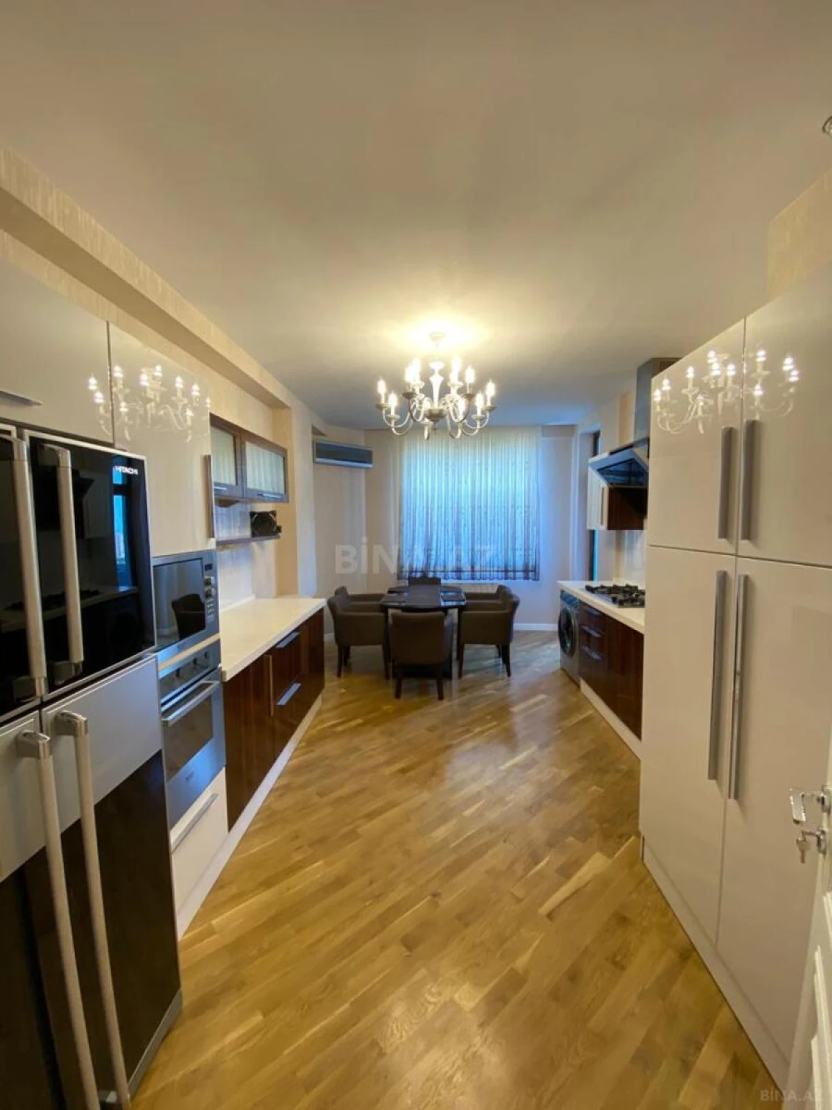 Kirayə verilir 4 otaqlı mənzil 175 m²