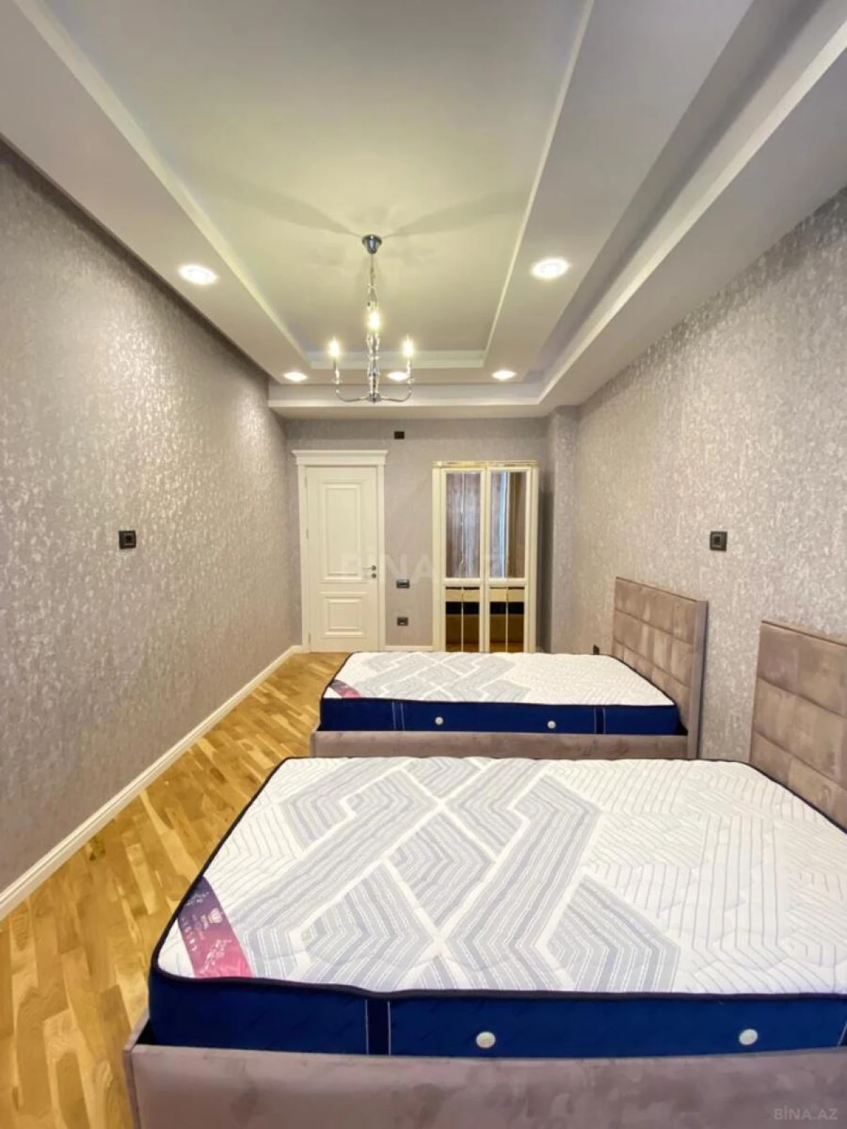 Kirayə verilir 4 otaqlı mənzil 175 m²