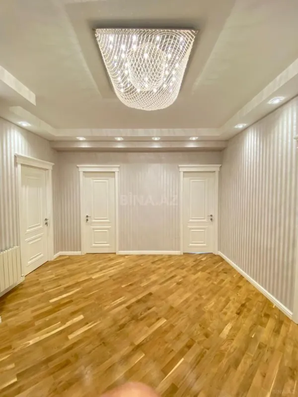 Kirayə verilir 4 otaqlı mənzil 175 m²