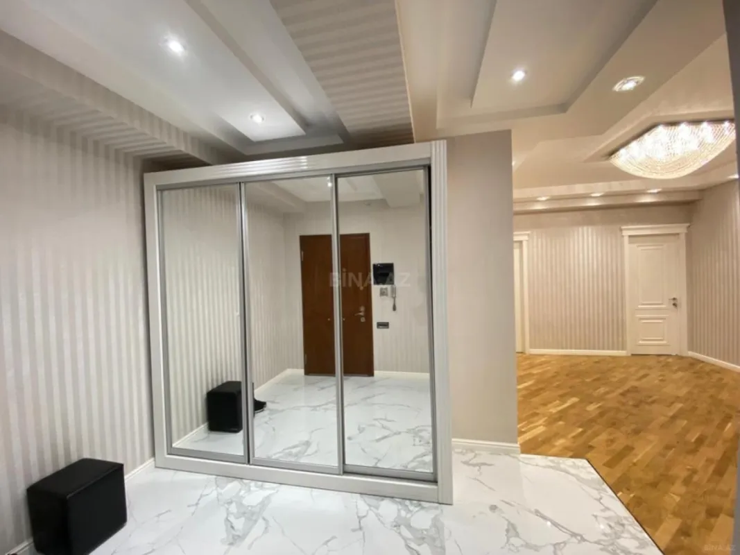 Kirayə verilir 4 otaqlı mənzil 175 m²
