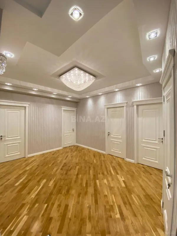 Kirayə verilir 4 otaqlı mənzil 175 m²