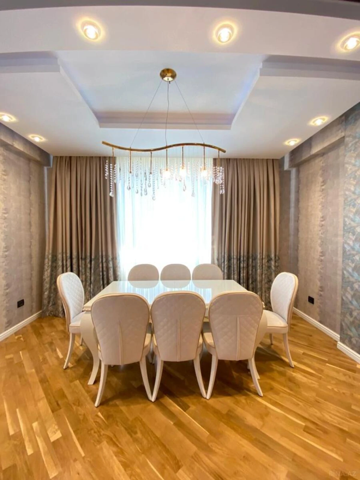 Kirayə verilir 4 otaqlı mənzil 175 m²