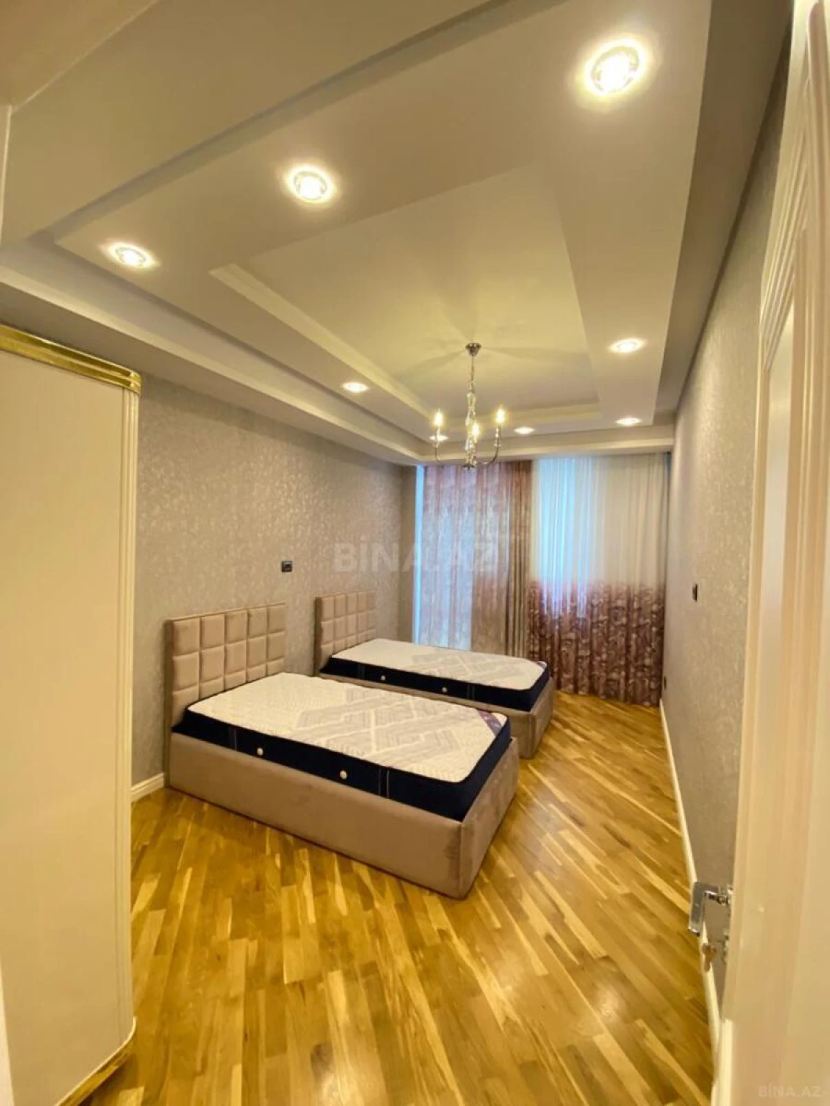 Kirayə verilir 4 otaqlı mənzil 175 m²