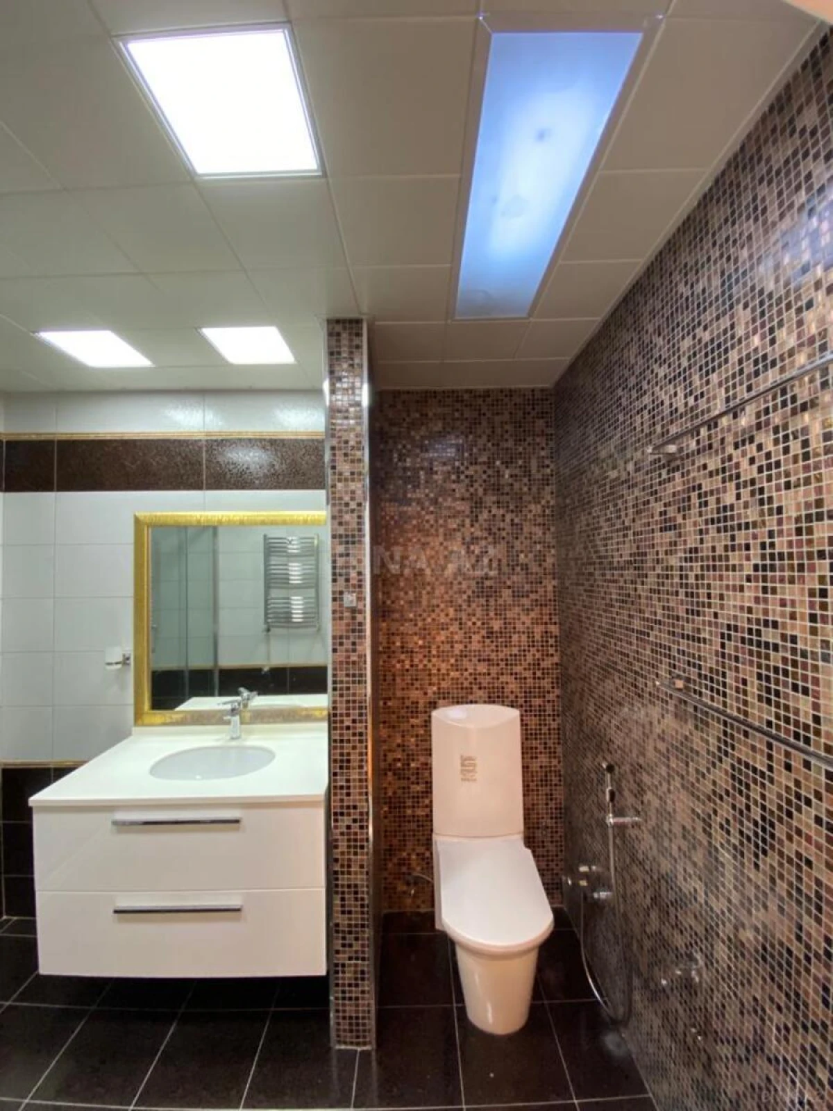 Kirayə verilir 4 otaqlı mənzil 175 m²