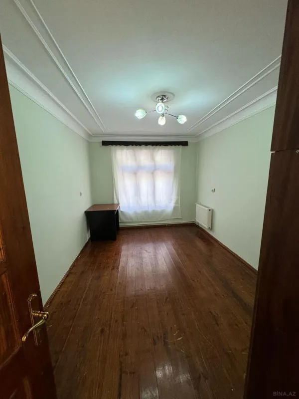 Satılır 6 otaqlı həyət evi 314 m²