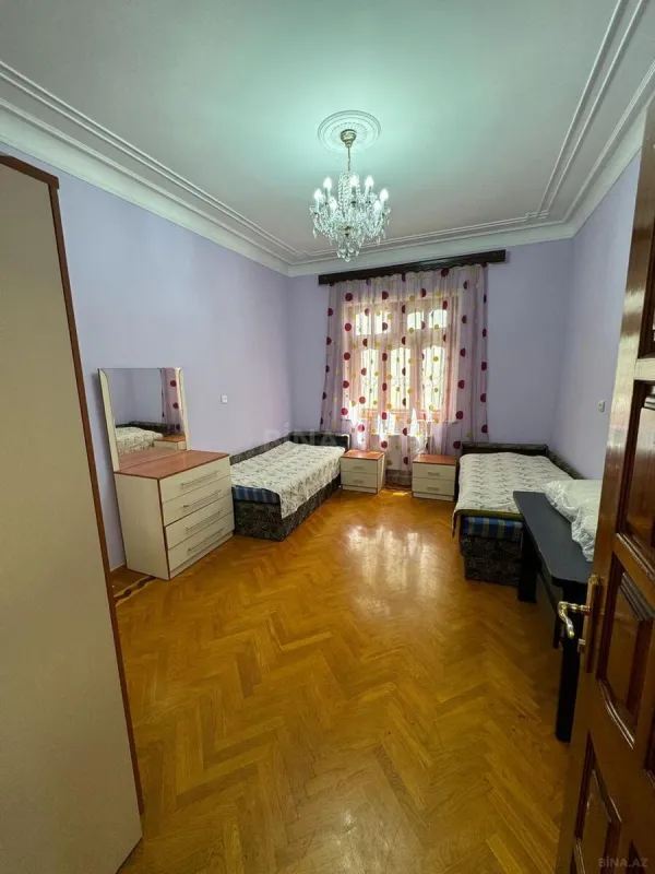 Satılır 6 otaqlı həyət evi 314 m²