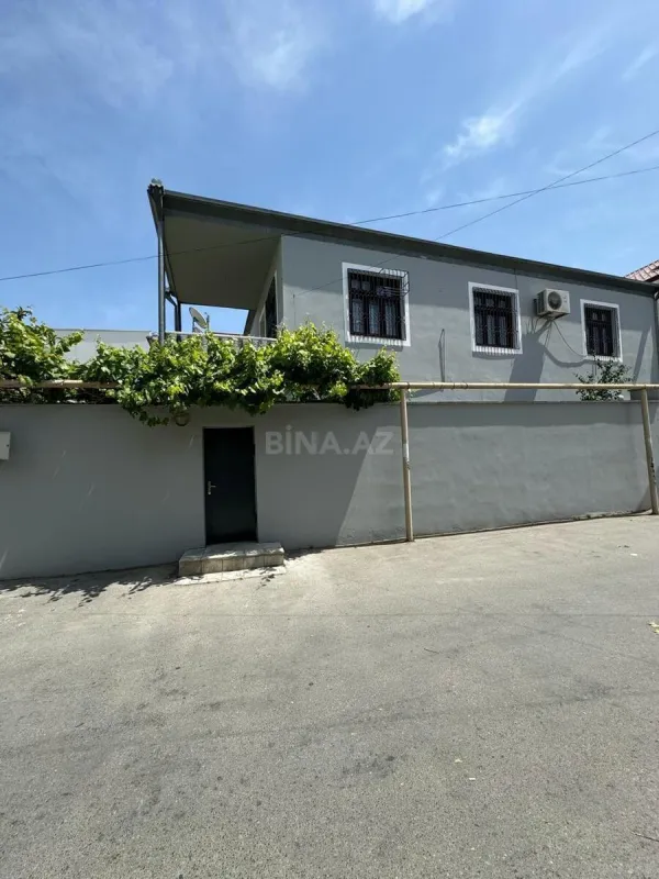 Satılır 6 otaqlı həyət evi 314 m²