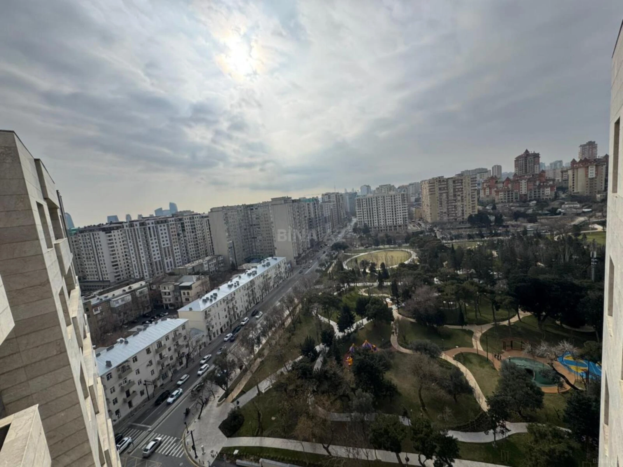 Satılır 3 otaqlı mənzil 95 m²