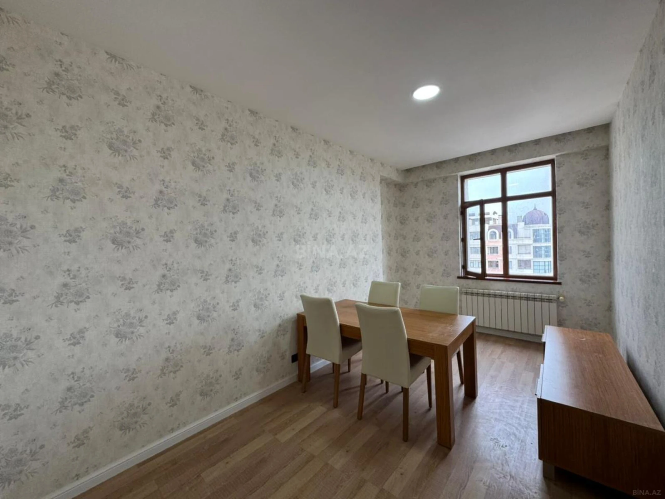 Satılır 3 otaqlı mənzil 95 m²