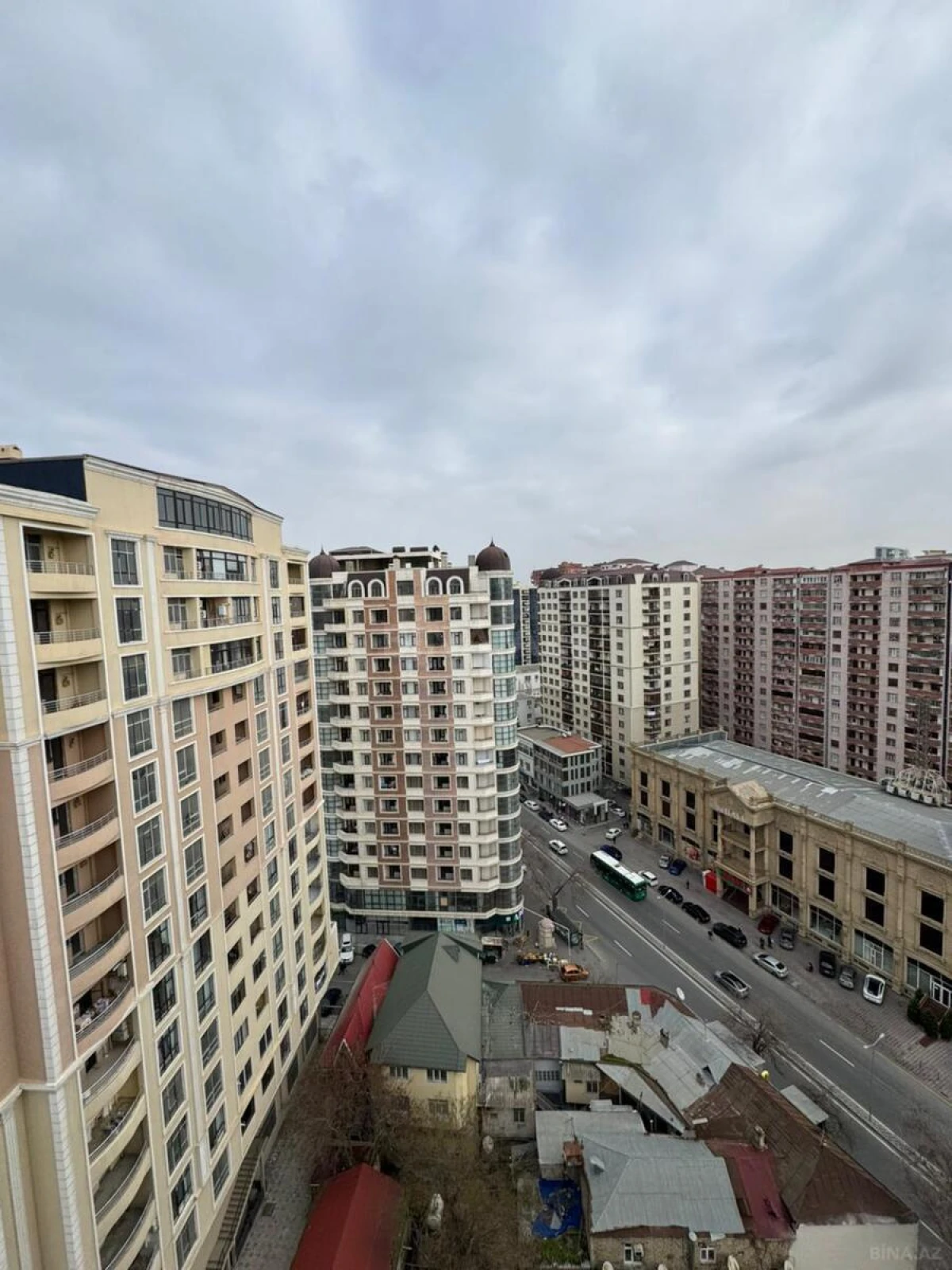 Satılır 3 otaqlı mənzil 95 m²