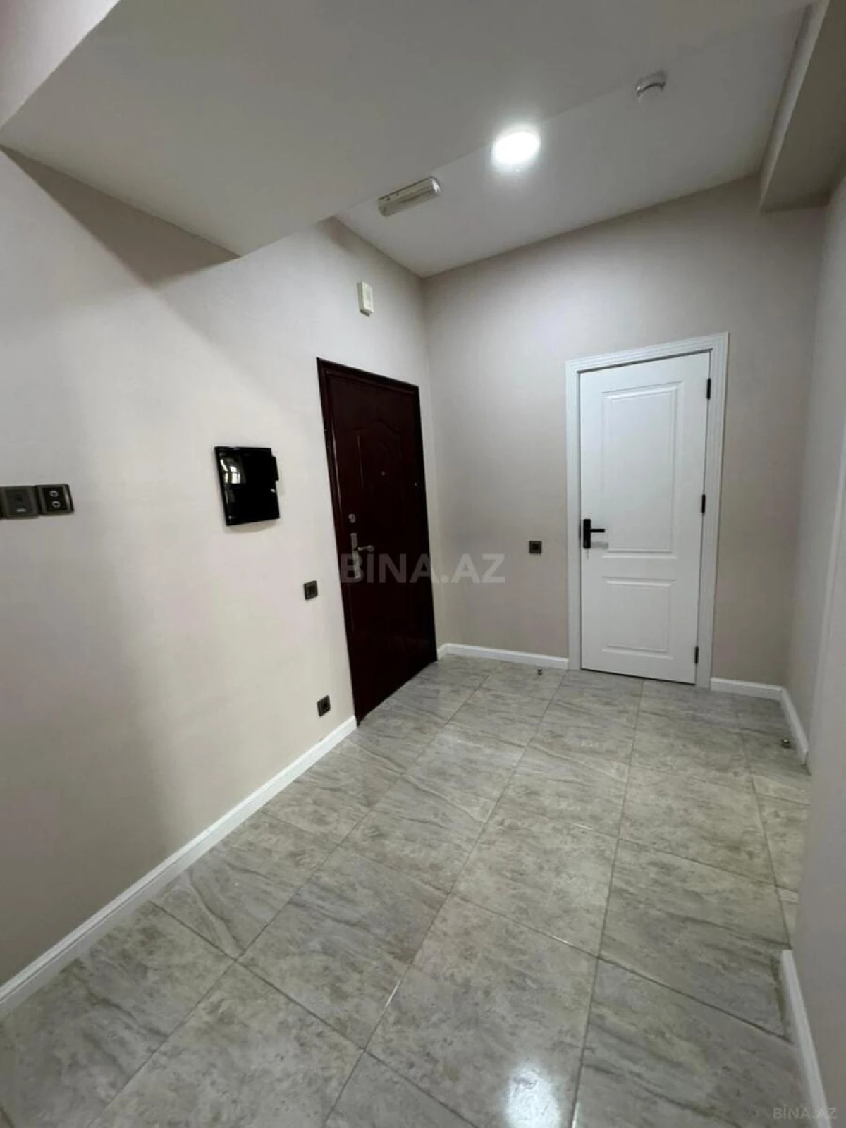 Satılır 3 otaqlı mənzil 95 m²