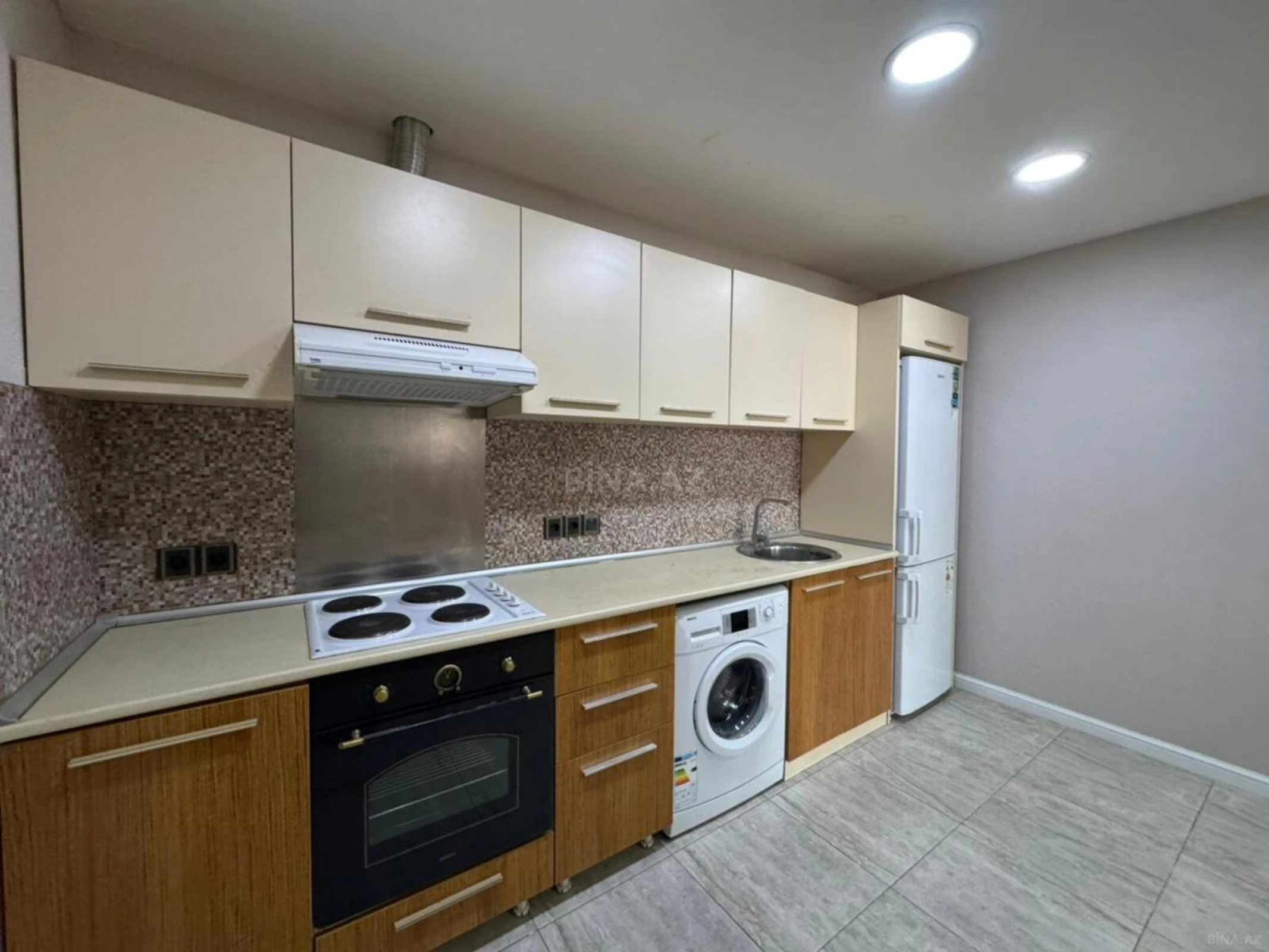 Satılır 3 otaqlı mənzil 95 m²