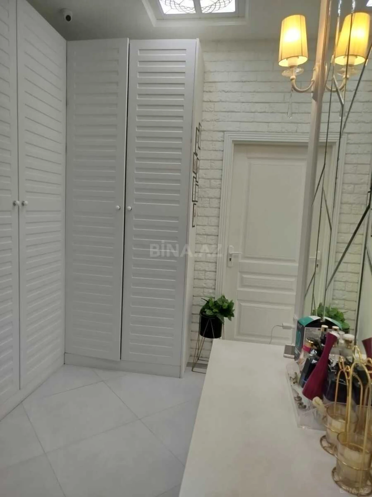 Satılır 3 otaqlı mənzil 96 m²