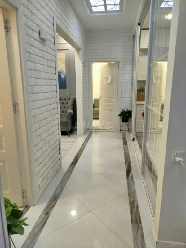 Satılır 3 otaqlı mənzil 96 m²