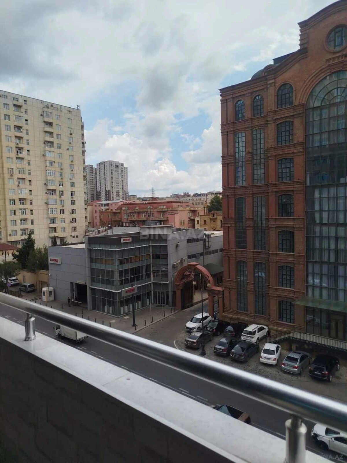 Satılır 3 otaqlı mənzil 96 m²