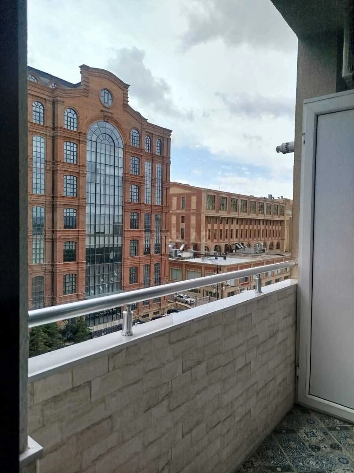 Satılır 3 otaqlı mənzil 96 m²