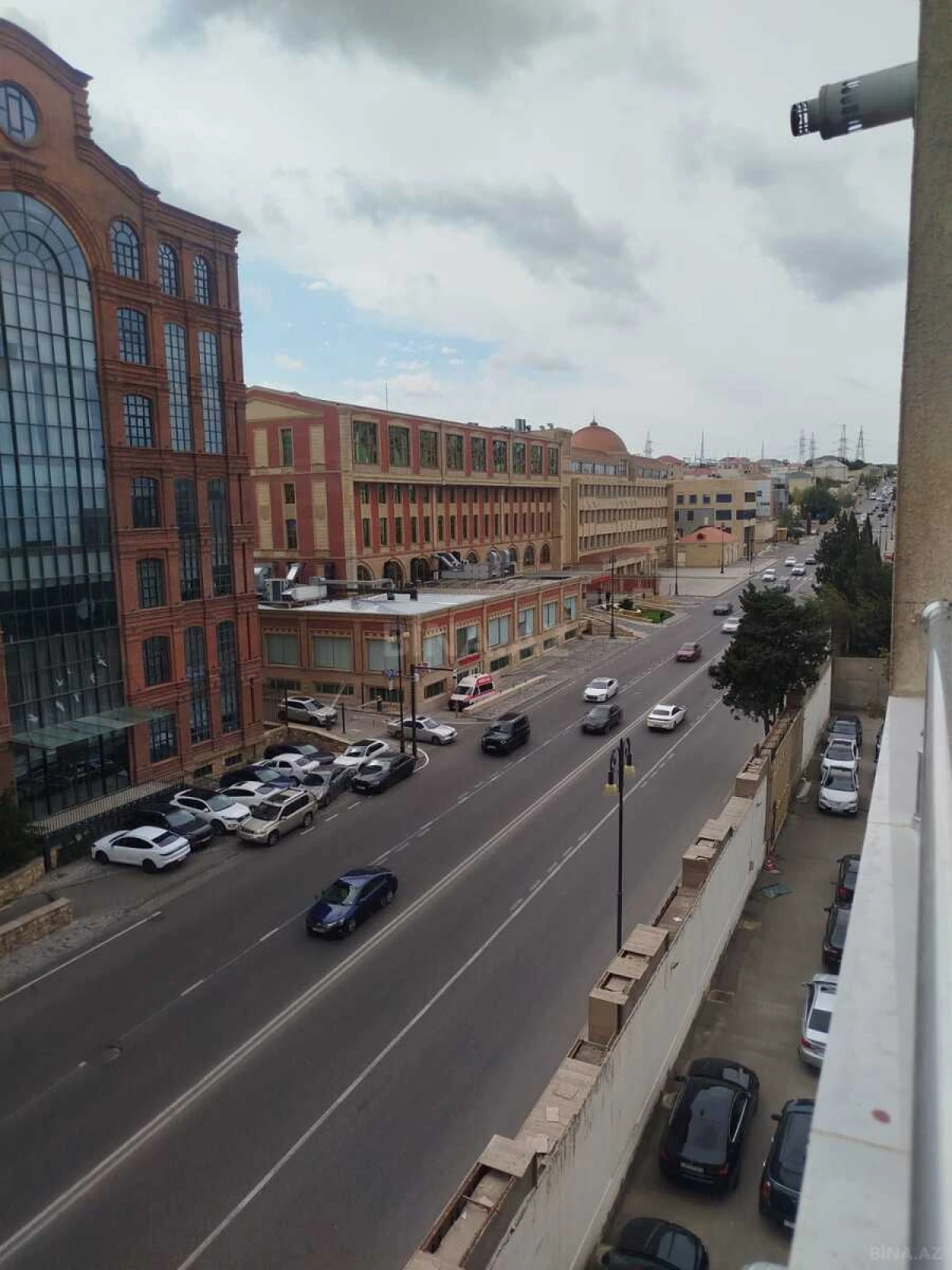 Satılır 3 otaqlı mənzil 96 m²