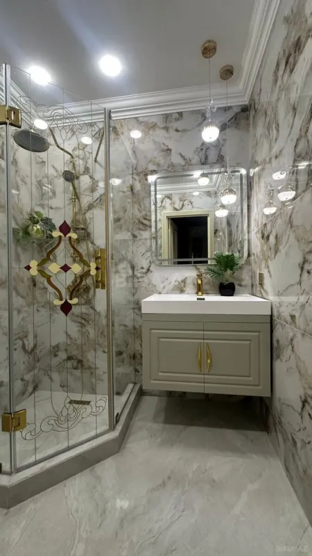 Satılır 3 otaqlı mənzil 130 m²