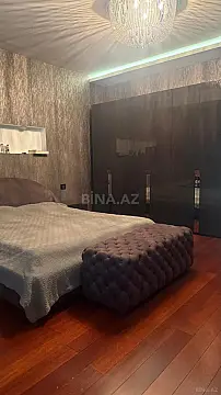 Satılır 4 otaqlı mənzil 178 m²