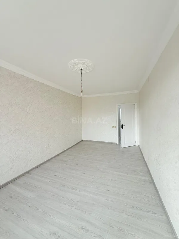 Satılır 2 otaqlı mənzil 73 m²
