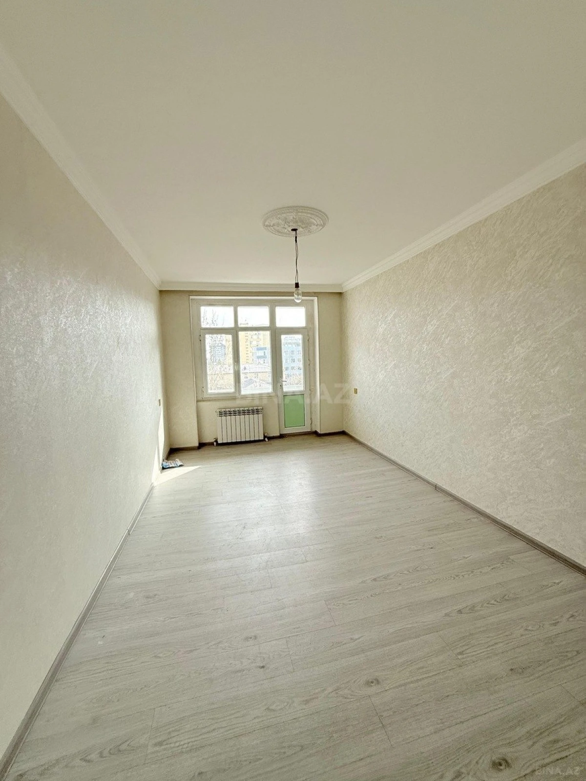 Satılır 2 otaqlı mənzil 73 m²